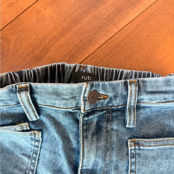 RUTI Barrel. Light Blue Denim Jeans - Picture 2 of 7